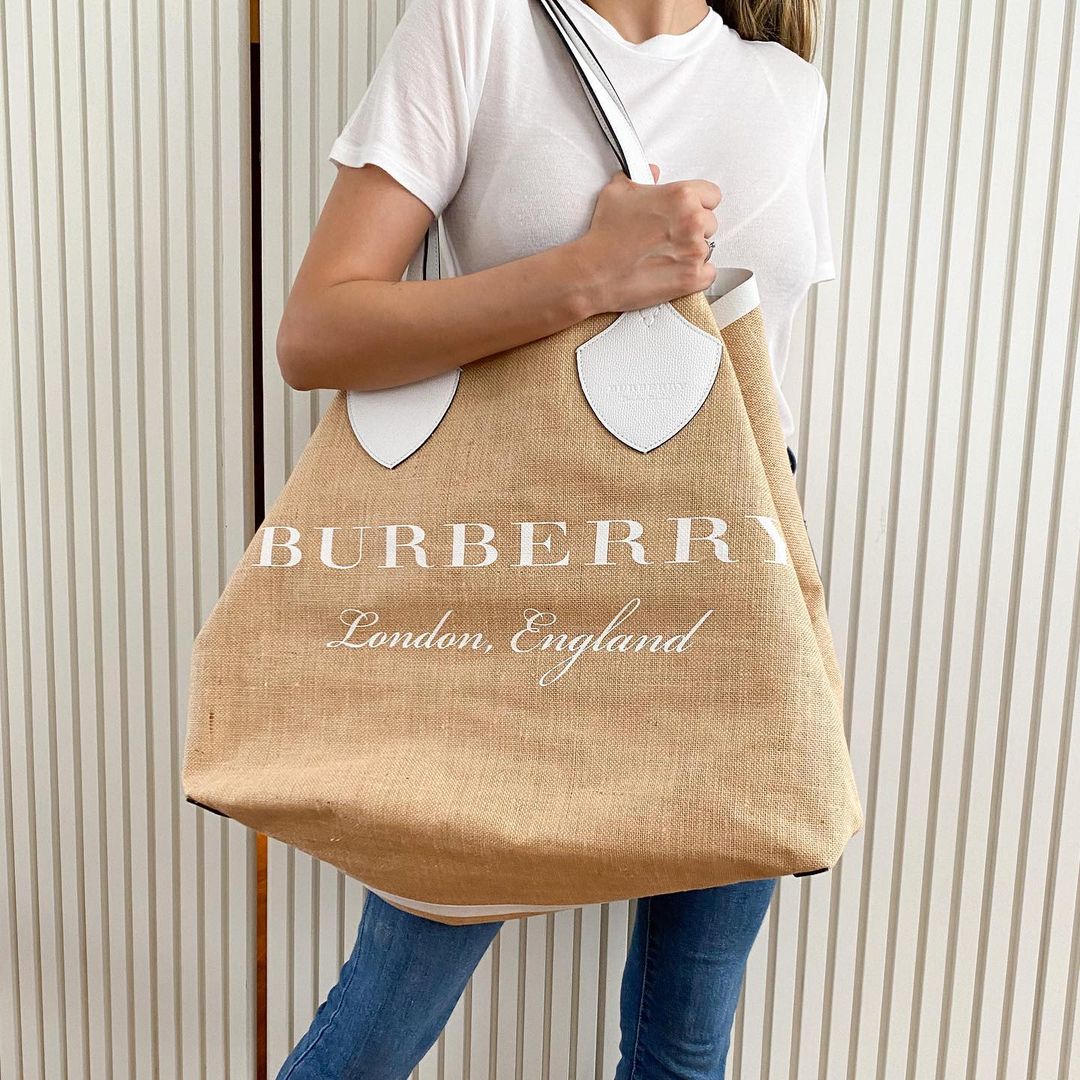 Mundo Das Marcas: BURBERRY