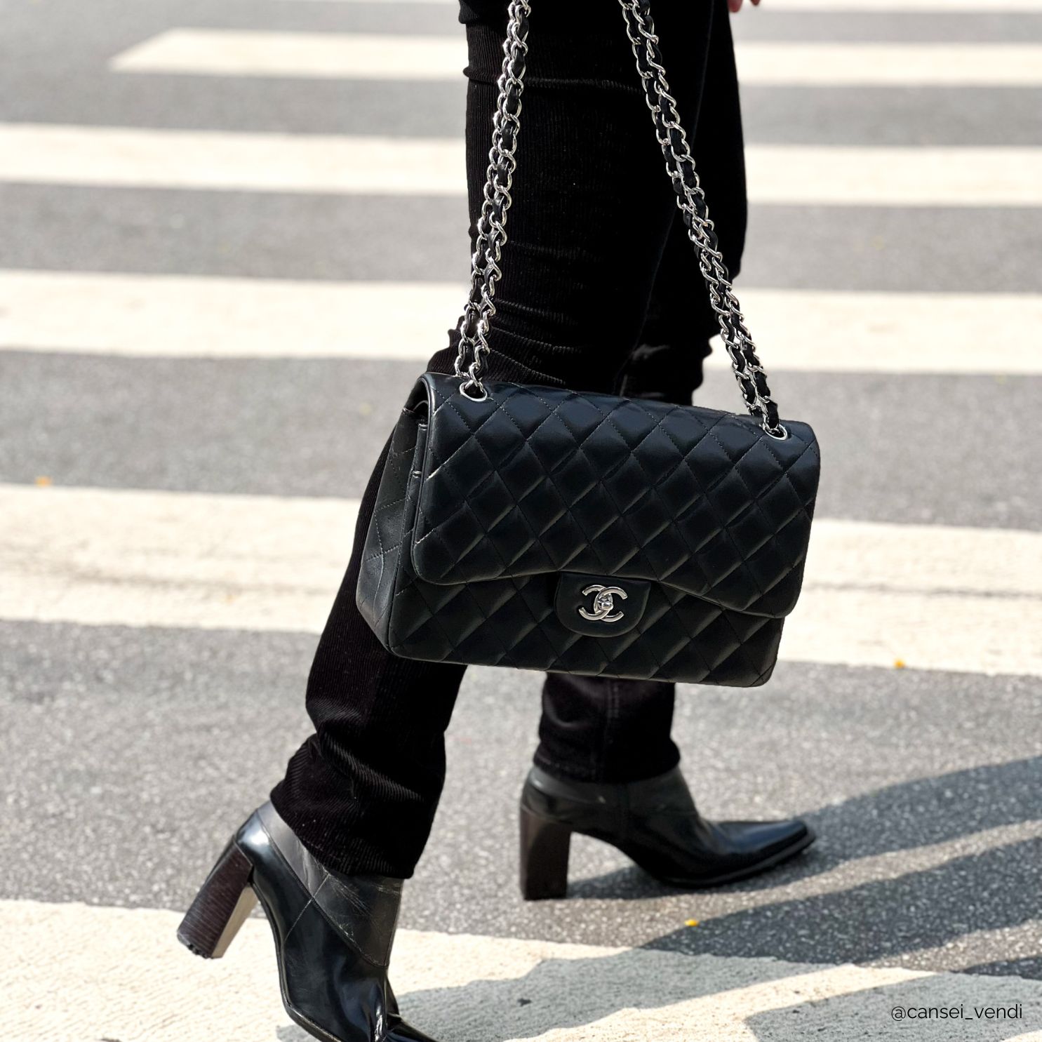 Chanel Sapato Estampa Xadrez 2023/2024 - Elegância e Tendência em